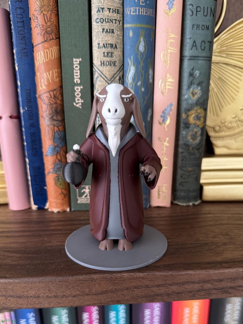 Dungeon Crawler Carl Prepotente Figure: Pony Bookshelf Decor and Fan Gift image 2