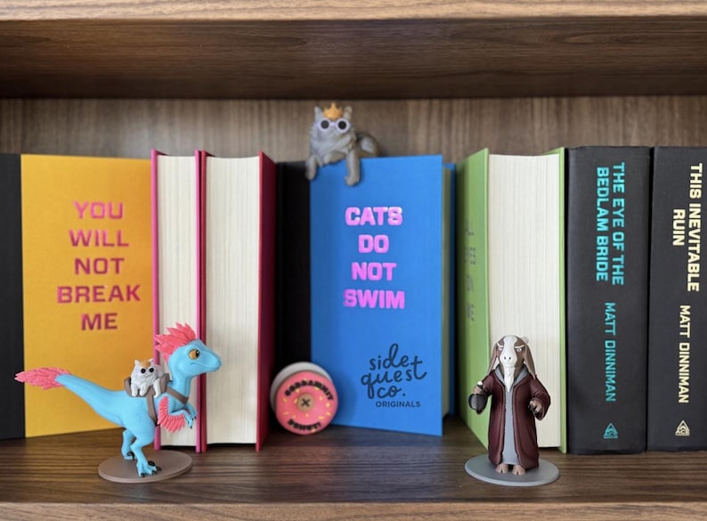 Dungeon Crawler Carl Prepotente Figure: Pony Bookshelf Decor and Fan Gift image 4