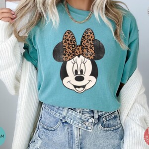 Comfort Colors® Leopard Bow Minnie T-Shirt, Minnie Shirt, Minnie Mouse Shirt bild 9