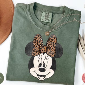 Comfort Colors® Leopard Bow Minnie T-Shirt, Minnie Shirt, Minnie Mouse Shirt bild 8