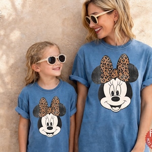 Comfort Colors® Leopard Bow Minnie T-Shirt, Minnie Shirt, Minnie Mouse Shirt bild 1
