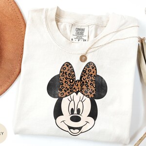 Comfort Colors® Leopard Bow Minnie T-Shirt, Minnie Shirt, Minnie Mouse Shirt bild 10