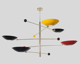 Lámpara de araña de latón multicolor con contrapeso estilo Stilnovo, moderna de mediados de siglo, con 5 luces y pantalla de disco, lámpara de techo con contrapeso.