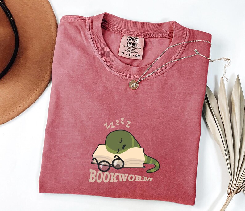 Camiseta de ratón de biblioteca, sudadera divertida de oruga, sudadera con capucha para amantes de los libros, camisetas preppy de libros, camisetas de moda para clubes de lectura, regalos para lectores, F947 imagen 2