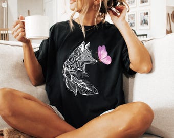 Fox and Butterfly Shirt, Preppy Fox Graphic Sweatshirt, Butterfly Lover Hoodie, Trendy Animals Gifts, Wildlife Gift for Best Friends, F584