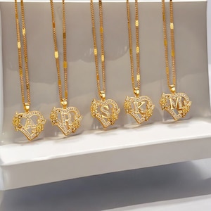 Collar con Colgante Corazón Iniciales para Mujeres - 26 Letras en Zirconio Joyería Dorada