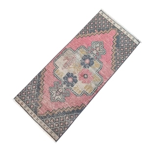 Turkish small rug (1.4x3.0) feet vintage mat rug antique small rug home living decor rug bathroom decor rug