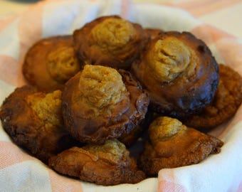 Sri Lankan Kavum, Mung Kavum, Athirasa, Traditional Sweetmeats, Made with Rice Flour, Kithul Treacle