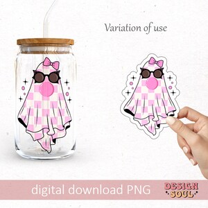 May include: A pink and white checkered ghost wearing sunglasses and a pink bow. The ghost has a pink bubble coming out of its mouth. The ghost is in a clear glass jar with a wooden lid and a straw. The image is labeled "Variation of use" and "digital download PNG DESIGN SOUL".