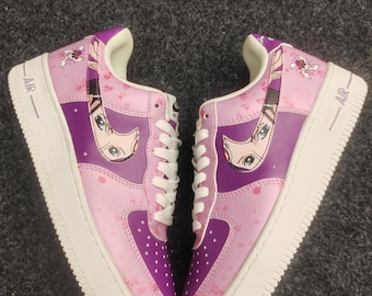 Aangepaste roze en paarse anime-sneakers: handgeschilderd meisjesontwerp, schoenen in Sakura Blossom AF1-stijl