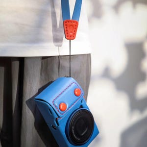 Borsa fotografica originale in pelle fatta a mano - elegante custodia protettiva con tracolla regolabile per fotocamere compatte - disponibile in molti colori