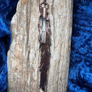 Electroformed Real Feather Quartz Pendant, Copper Feather Necklace, Nature-Inspired Boho Pendant, Handmade Quartz Jewelry Gift Idea