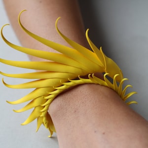 Multiplume Bracelet with soft spikes image 1