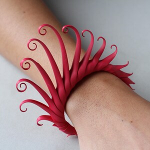 Multiplume Bracelet with soft spikes image 4