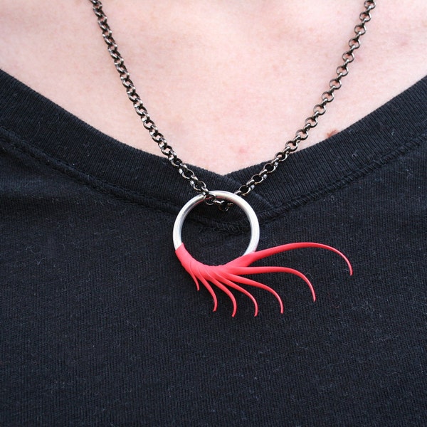 Multiplume Ring Necklace on 16" chain