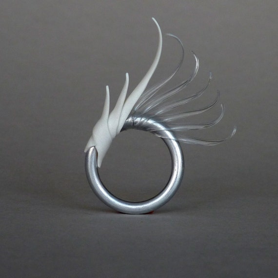 Elytron Shard - Multiplume Ring with soft white and clear spikes