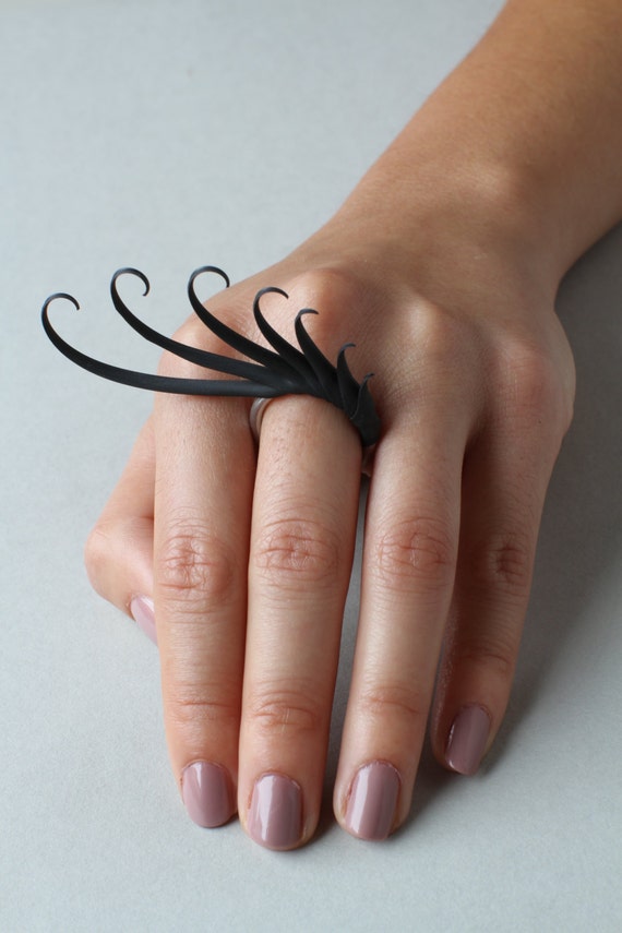 Black Seven Spike Plume Ring