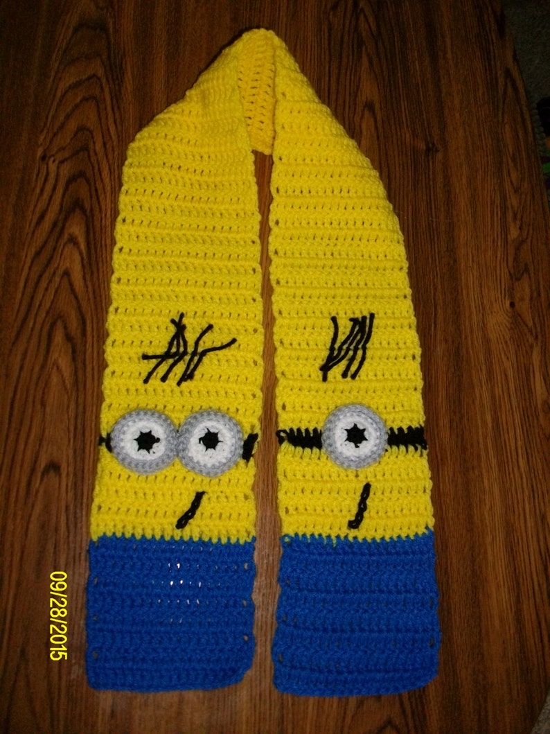 Minion Scarf image 2