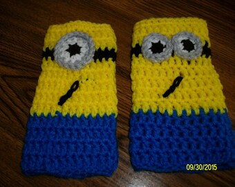 Minion fingerless mitts