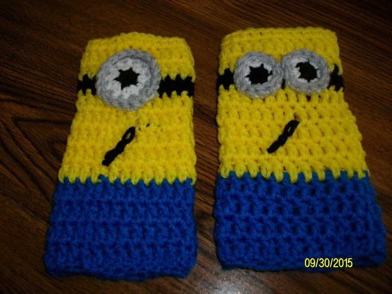 Minion fingerless mitts image 1