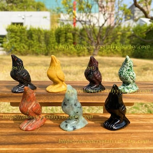 Crystal Carved Crow: Healing Stone Raven Statue, Home Decor (2 inches)