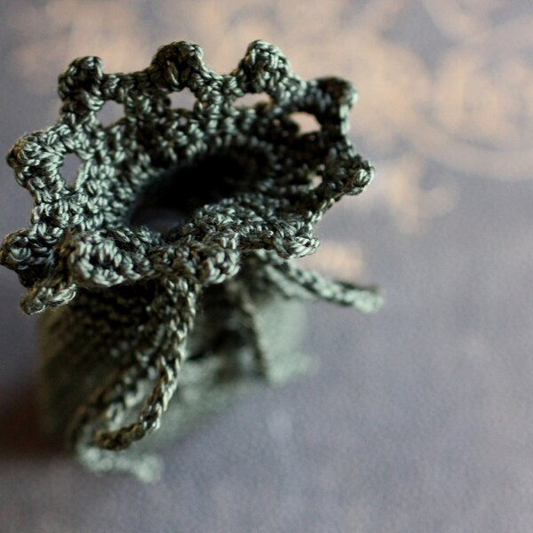 Hedera helix Natural Perfume - A mossy, foresty, green chypre - Tree ogham of Ivy - Earth meets sweet floral, green nature fragrance.