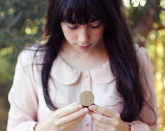 Lyra Solid Natural Perfume in Round Compact - A Victorian Inspired Case with a Sweet, Floral Vanilla Fragrance - Luxury item for Her