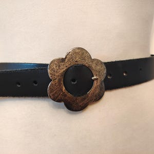 90&#39;s Vintage Black Real Leather Belt With Silver Metal Bucke
