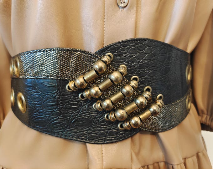 90's Vintage Faux Leather Belt Made in Korea