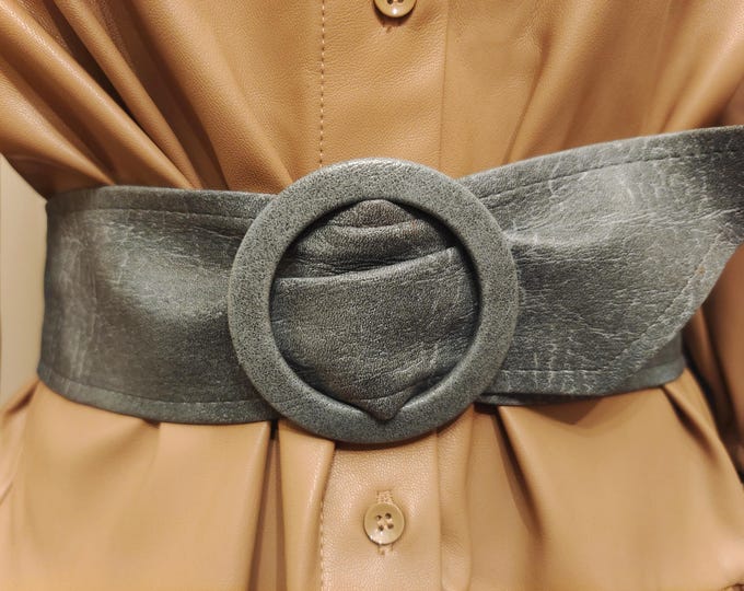 80's Vintage Wide Grey Faux Leather Adjustable Belt by Astor