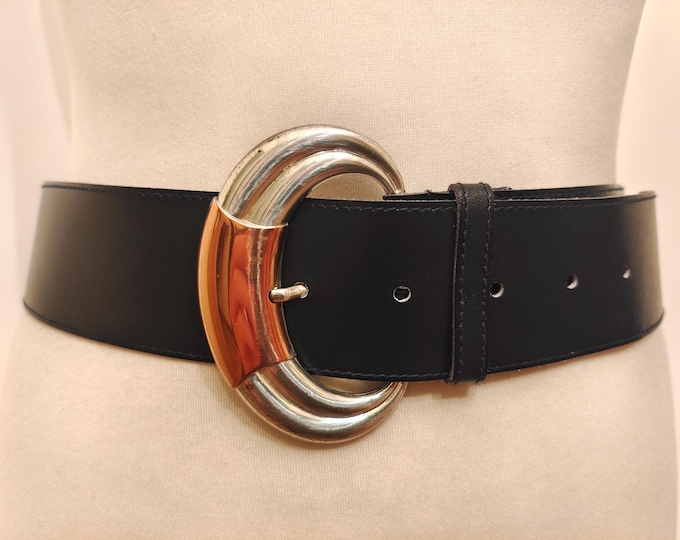 90's Vintage Black Real Leather Belt With Silver Metal Buckle by Lloyd