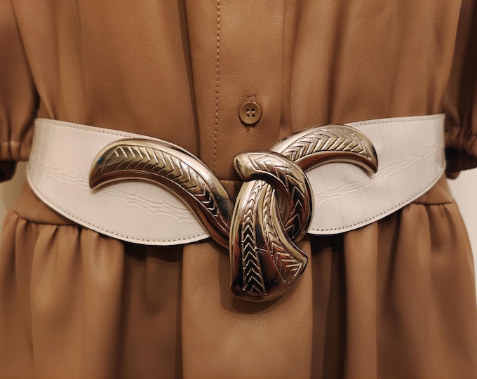 80's Vintage White Faux Leather Belt With Silver Metal Buckle