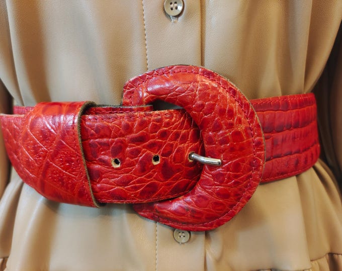 90's Vintage Red Faux Leather Belt