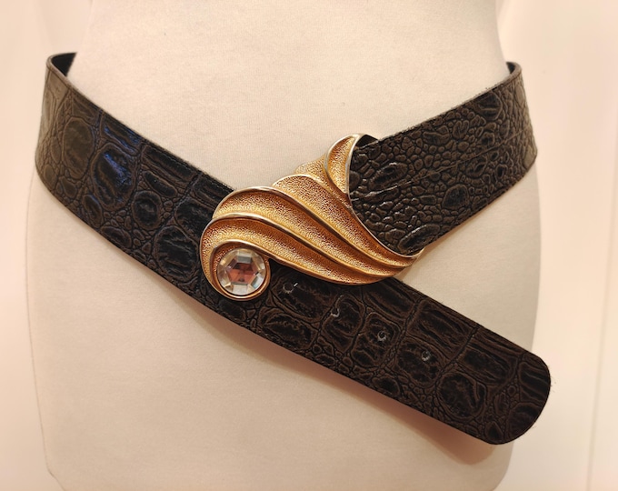 80's Vintage Brown Real Leather Belt With Golden Metal Buckle by Gutos