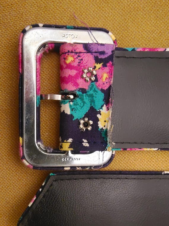 Vintage 1970s Astor Germany Floral Fabric Belt Blue Black Silver Buckle Vintage 70s Japanese Floral Belt 1970s Bright Round Buckle  main image 3