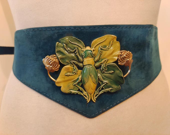 80's Vintage Wide Faux Leather Belt With Butterfly Buckle