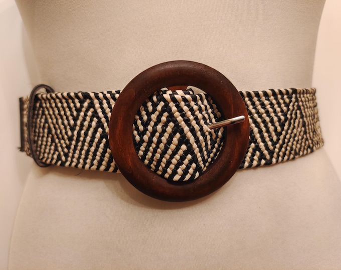 Elastic Adjustable Vegan Belt With Wooden Buckle