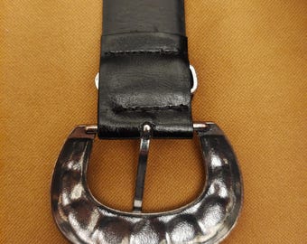 Mango Black Leather Belt with Shiny Silver Stirrup Detail Reversible suit leather belt - Men | MANGO USA main image 4