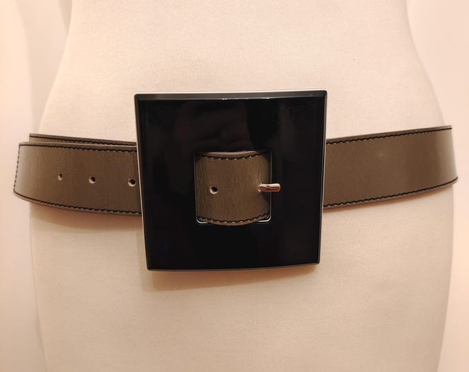 Taupe Patent Belt With Huge Buckle by Monnari