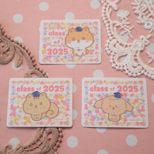 Autocollant en vinyle animal mignon remise des diplômes de la promotion 2025, écureuil, hamster, chien, autocollant sur le thème des fleurs, cadeau de remise des diplômes, autocollants pour diplômés, cadeau pour diplômés