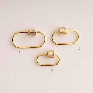 Mosquetón con piedra baguette de oro macizo de 14 k: Conector para colgante y soporte de dijes