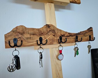 Portachiavi In Legno D'Ulivo Con 6 Ganci – Fatto A Mano, Design Rustico, Idea Regalo (29 X 8 Cm)