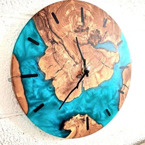 Custom Olive Wood & Resin Wall Clock, Unique Wood Resin Clock Design, Live Edge Olive Wood, Stunning Resin-Wood Clock, Handmade Gift Clock,