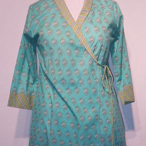 Vestido cruzado de algodón ligero