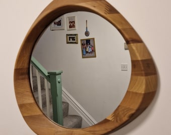 Espejo con marco de madera de nogal, espejo asimétrico en forma 3D, espejo de tocador y opción de roble.