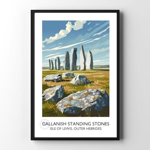 Puede incluir: Una ilustración colorida de las piedras levantadas de Callanish en la isla de Lewis, Hébridas Exteriores. Las piedras están dispuestas en círculo con una piedra central. El cielo es azul con nubes blancas. El suelo es verde con rocas.