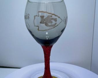 Kansas City Chiefs etched wine glass