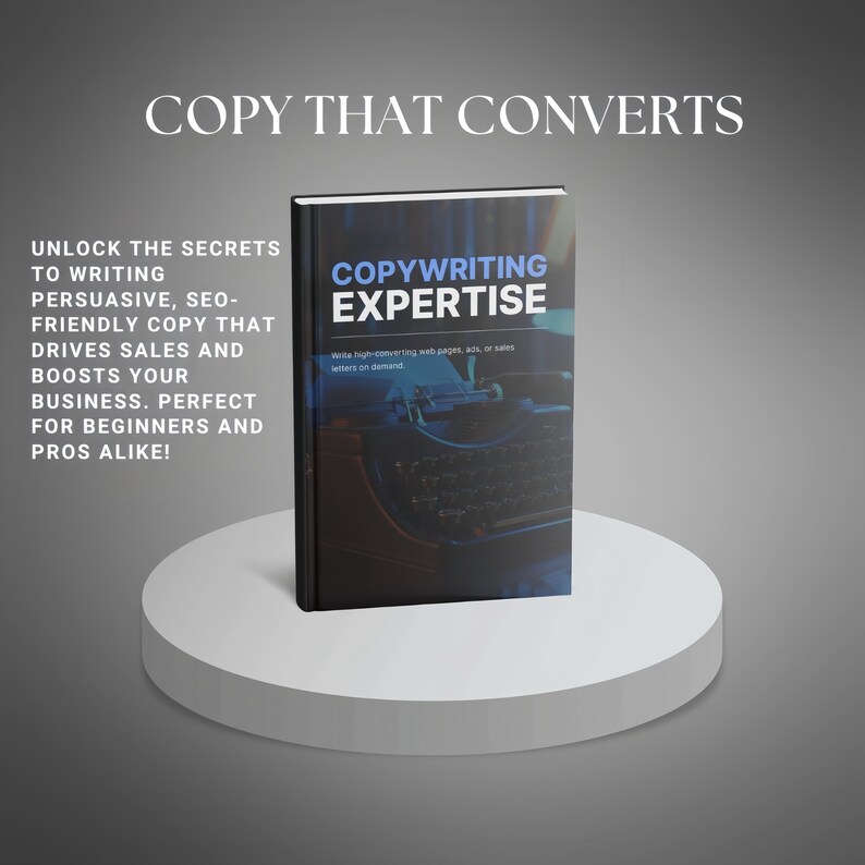 Puede incluir: Un libro blanco con una cubierta negra y el t&iacute;tulo "Copywriting Expertise" en azul. La cubierta del libro presenta una m&aacute;quina de escribir vintage con un dise&ntilde;o negro y plateado. El texto "Write high-converting web pages, ads, or sales letters on demand" est&aacute; impreso en negro en la cubierta.