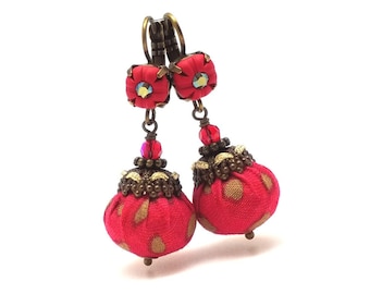 Red boho earrings, ethnic chic earrings, earrings in red polymer clay and fabric, red jewellery,