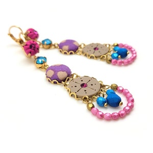 Longues boucles d'oreilles bohème rose et bleues en pâte polymère, pierres de cristal, tissu et perles de Bohême image 1